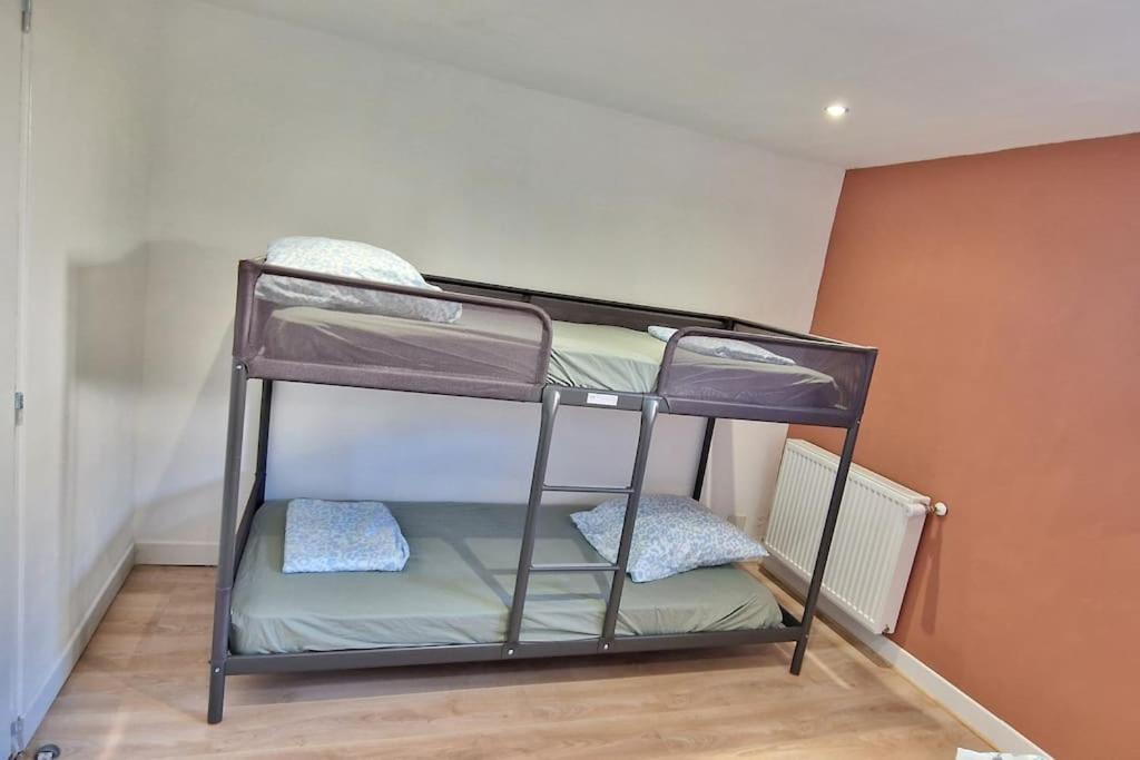 Maison A Aurillac - 3 Chambres - Arrivee Autonome Екстер'єр фото